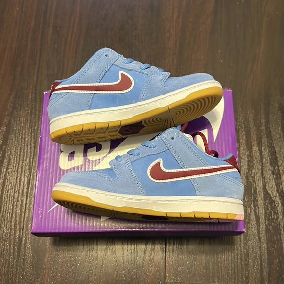 ‼️SOLD‼️ Dunk Low Premium SB TD “Philadelphia Phillies” - Picture 4 of 9